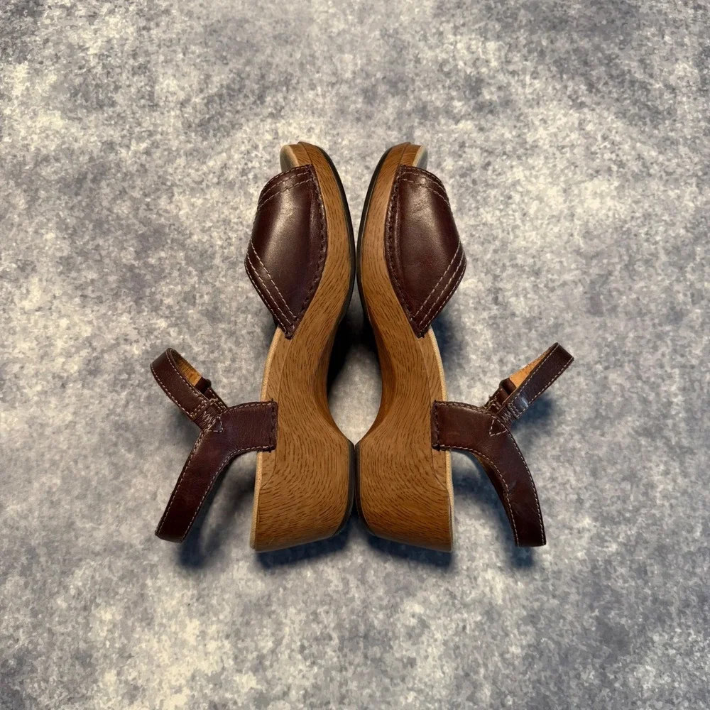 Dansko Sissy Brown Leather Wedge Sandals Ankle Strap Wood Grain 41 US 10.5 11